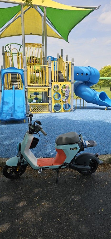 Elektro Moped Ninebot Segway