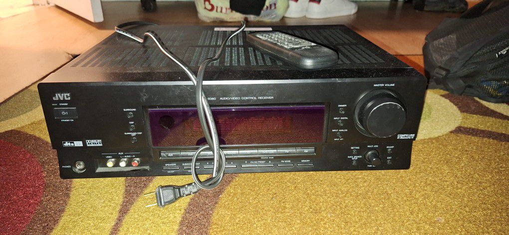 JVC STEREO RECEIVER WITH REMOTE (WORKS)