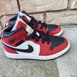 Size 12c - Jordan 1 Mid Chicago Black Toe 2020 