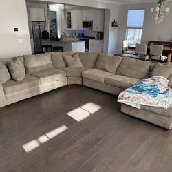 Sectional w/ Full Sleeper