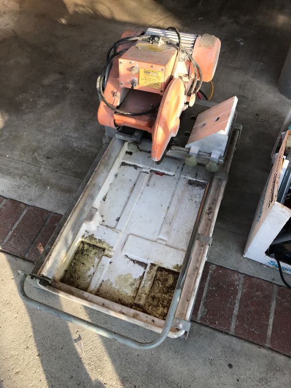10” tile saw. Harbor freight Chicago electric tool for Sale in El Monte