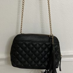 Chain Link Quilted Black Crossbody