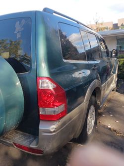 2003 Mitsubishi Montero