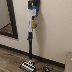 Shark Cordless Pro Vacuum 