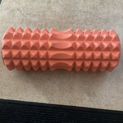 Textured foam roller