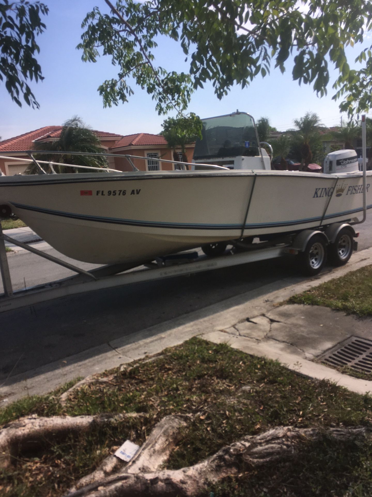 1971. -22 ft mako center council 175 Johnson outboard cranks but needs work trailer in great shape duel axle only hit water 2 times boat needs floor