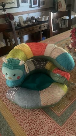 Infantino - prop-a-pillar