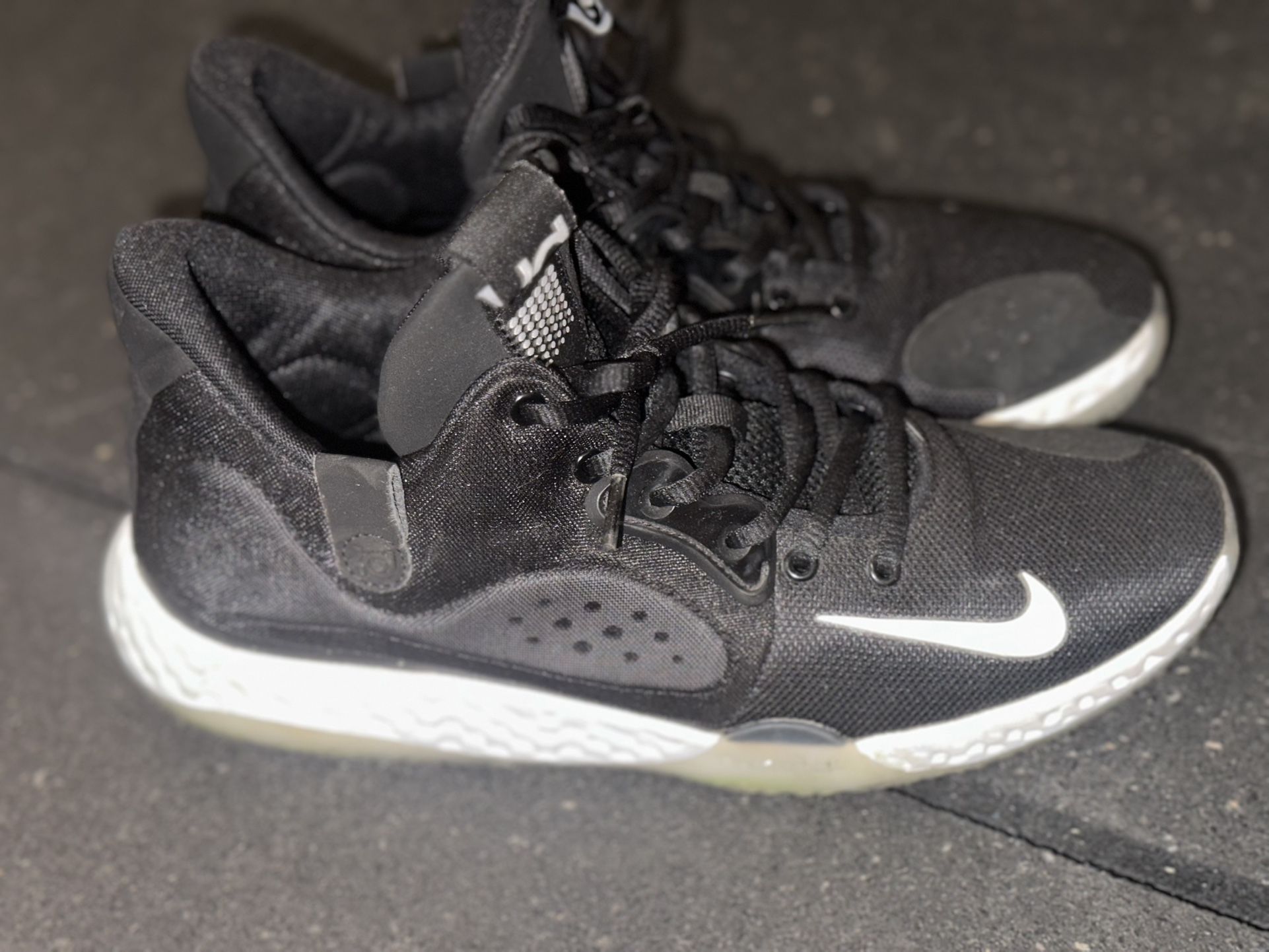Nike KD Trey 5 – Black (Size 10.5 Men’s)