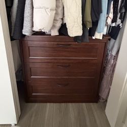 4-drawer dresser, brown, 32 1/4x40 1/2 