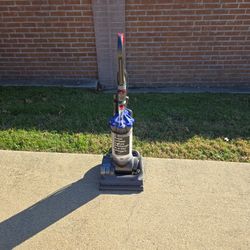 Dyson Vacuum 