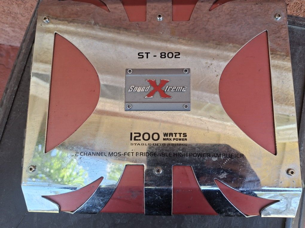 AMPLIFICADOR AMPLIFIER 1200 WATTS 2 CHANELS GOOD CONDICIÓN ABLO ESPAÑOL