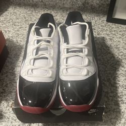 Jordan 11 Low GS  Size 6