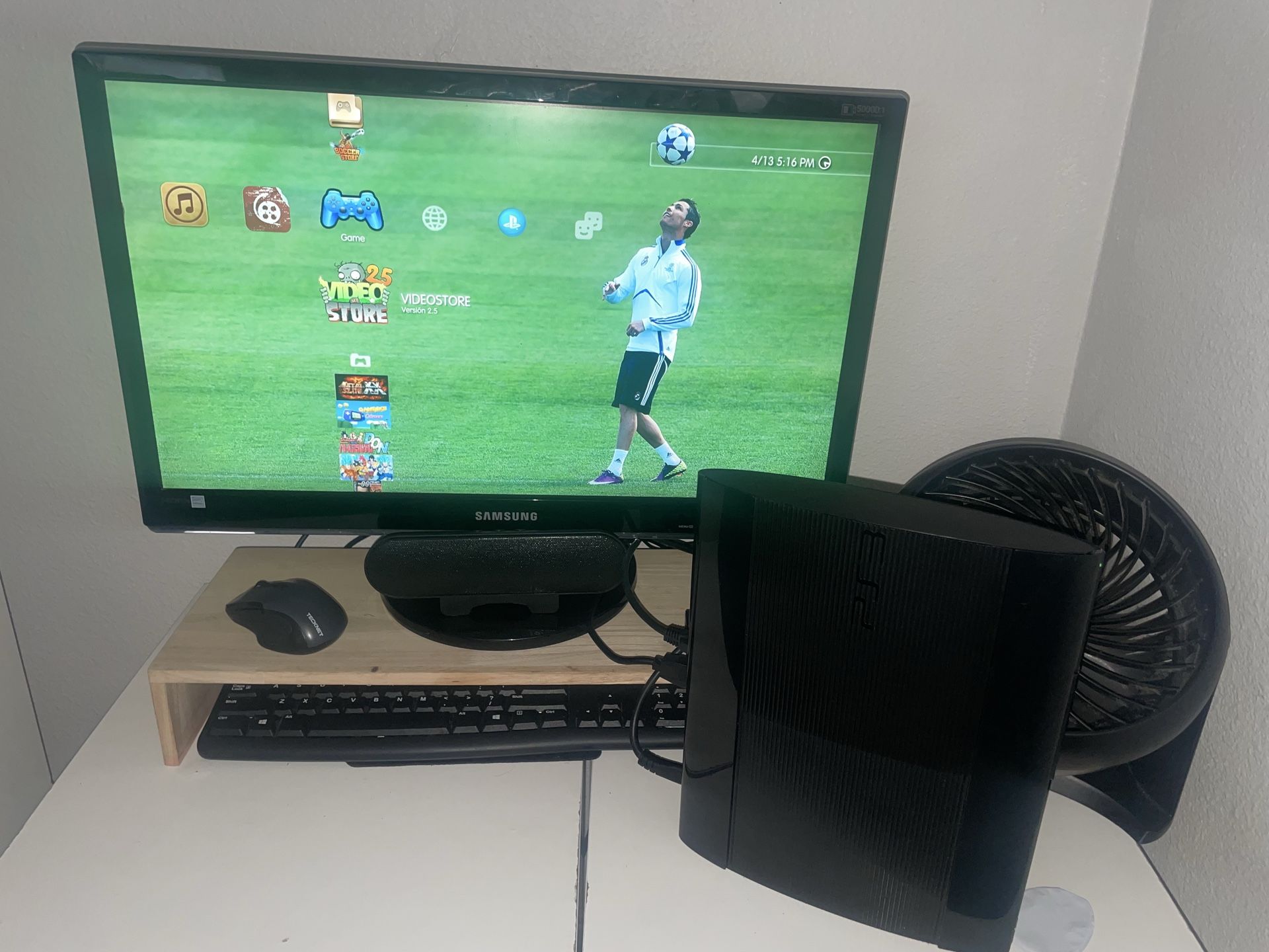PS3 Super Slim 500gb 1 controller (READ DESCRIPTION)