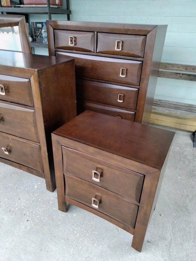 Dresser Set