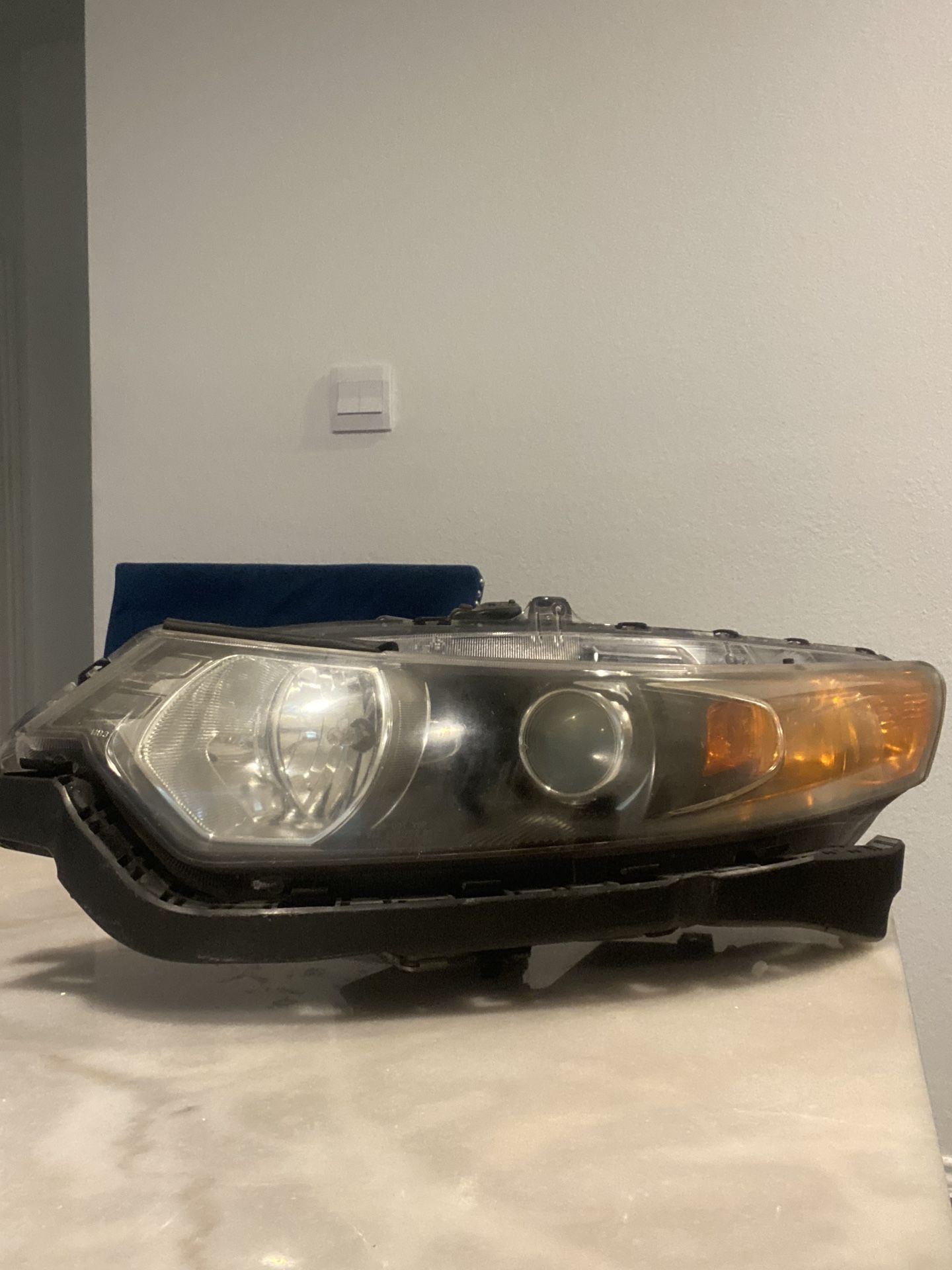 2009-2012 Acura TSX Headlight