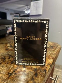 Marc Jacobs Daisy
