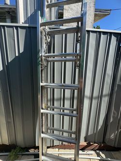 escalera de tres niveles