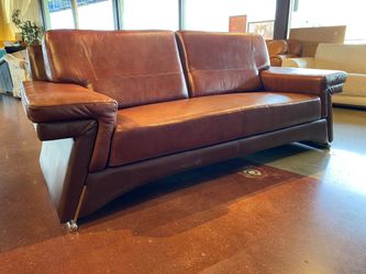Modern Style Reddish Brown Leather Couch