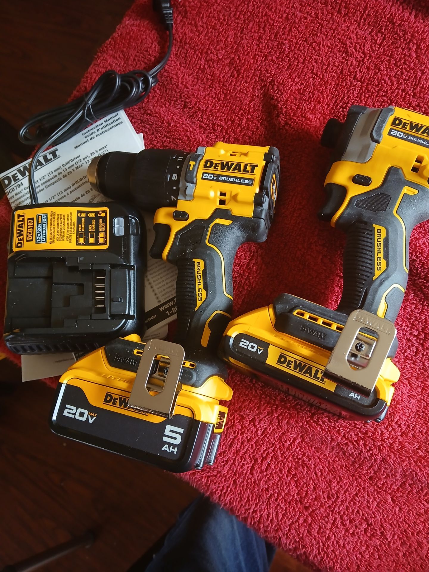 20v Dewalt combo kit Brushless Hammer Drill/ lmpact Drill 3 Speed 2 battery And Charger New