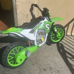 12 V electric kids motorcycle toy, will negotiate price looking to sell fast, great gift for kids of all ages
