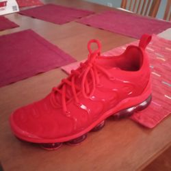super Clean Nike Vapormax Red size 10.5