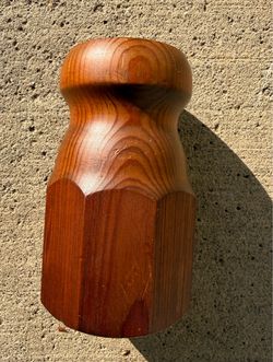 Wood pillar candleholder