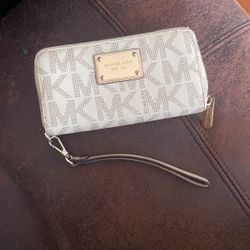 Michael Kors Wristlet 