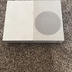 Xbox one S included three Disc Games
