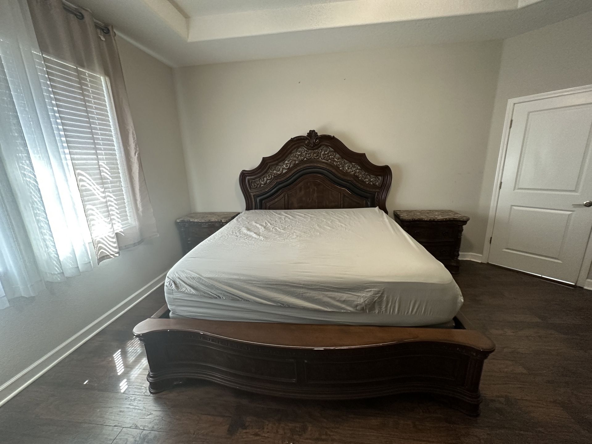 Kane’s Furniture Bedroom Set