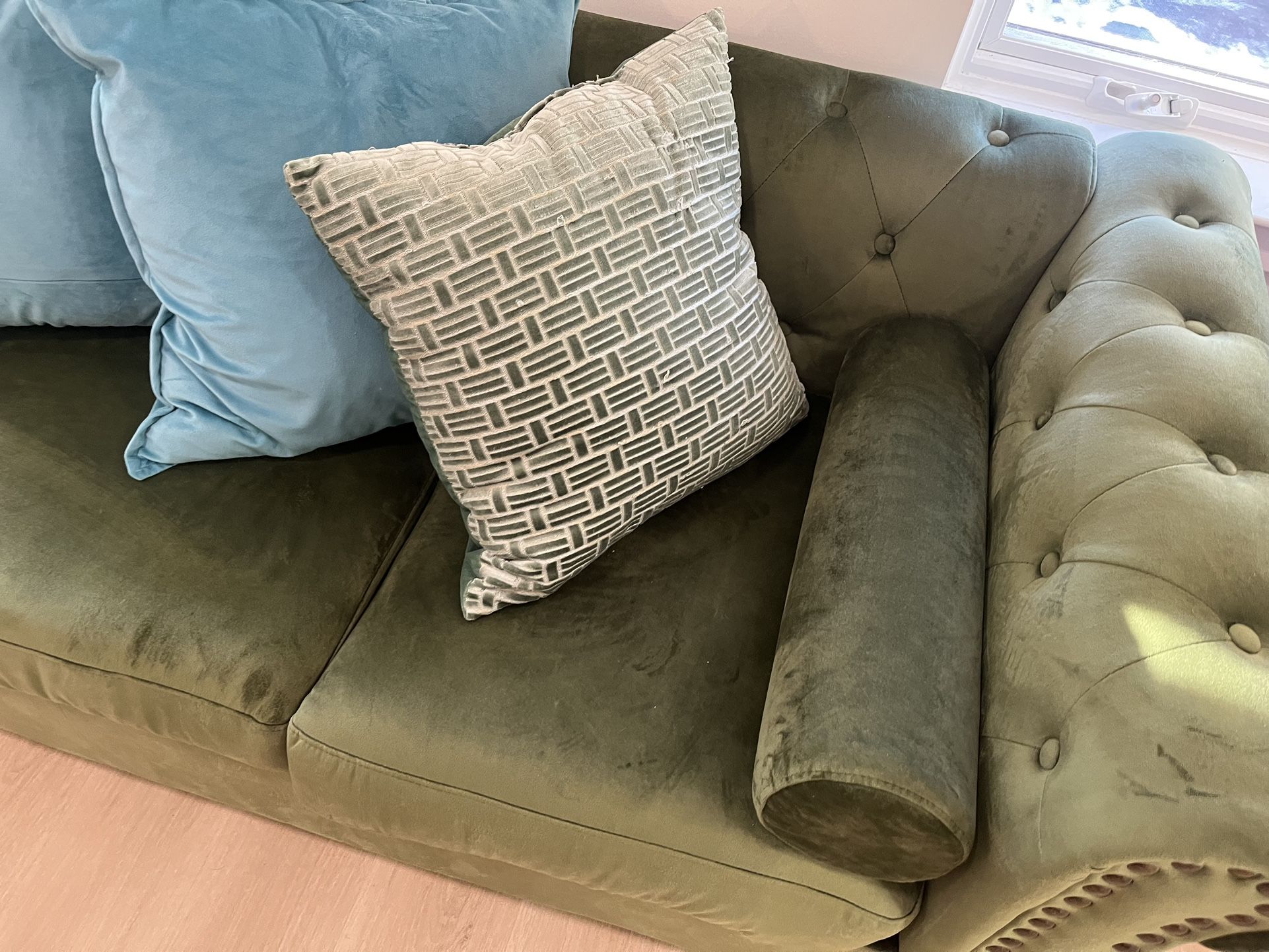 Tufted Sofa with Pillows