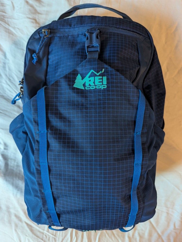 REI Tarn 18 Youth Backpack