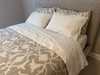 Barbara Barry Queen Bedding Set