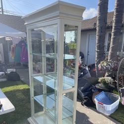 Beautiful Glass Shelf! With Light! Great Deal!!!