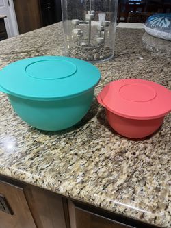 Tupperware Bowls 