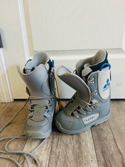 BURTON SNOWBOARDING BOOTS Women size 4