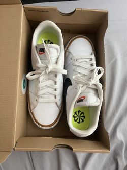Women’s Nike Court Legacy