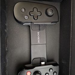 Backbone Android & iPhone USB-C Gaming Controller