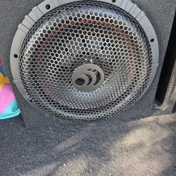 12 inch massive gtr 1000 watts rms. Trade only