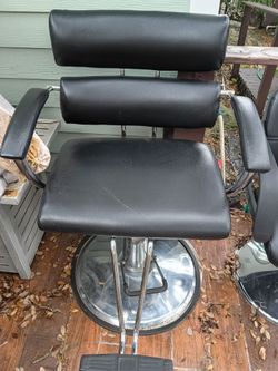 Barber chair for sale in good shape
