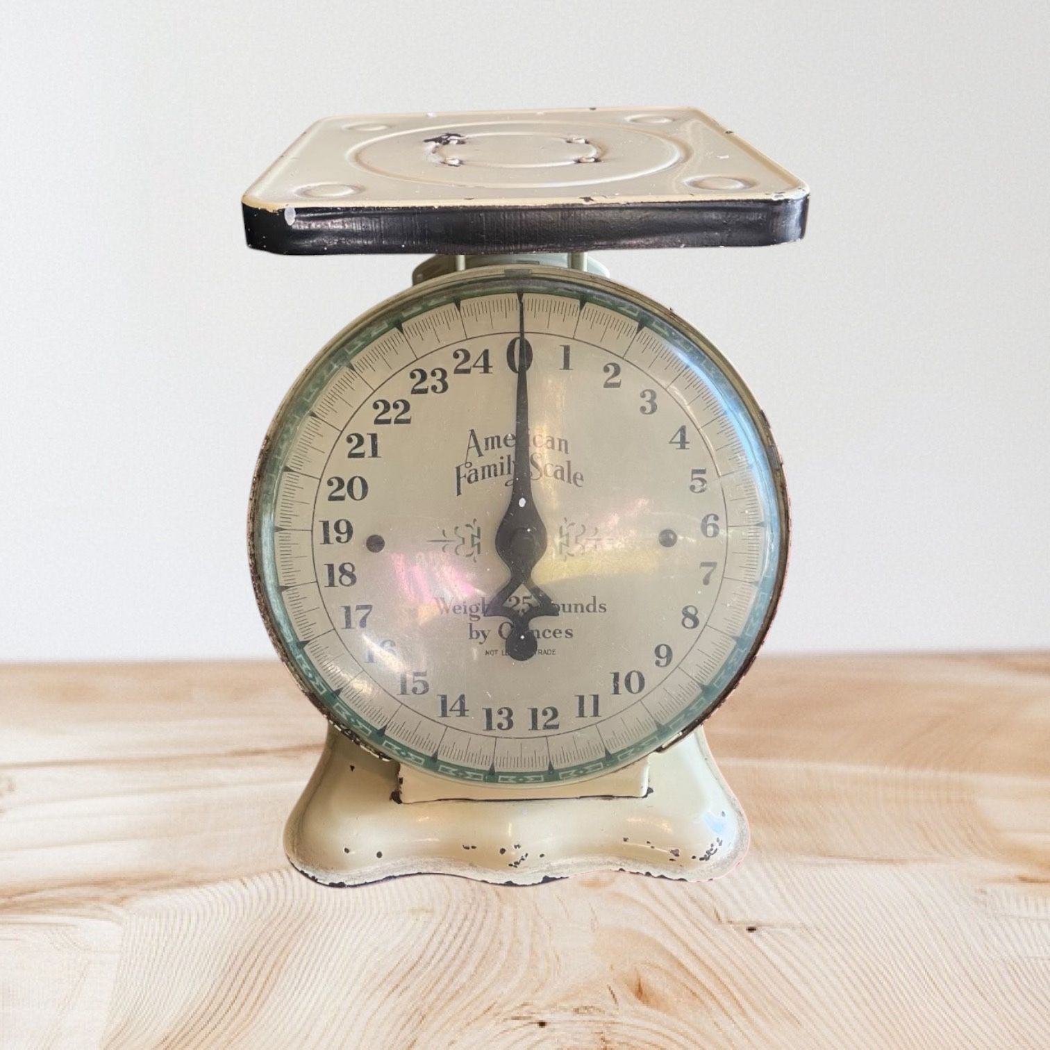 1930's American Family Farm/Kitchen 25LB Scale