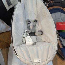 4moms Mamaroo Baby Infant Swing Glider Bouncer
