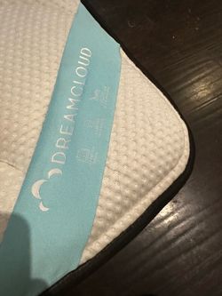 Cal king Dream cloud mattress clean about a year old $150 obo