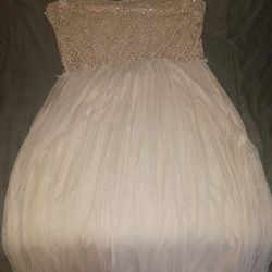 Dress and apple ear buds