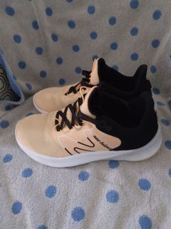 Nice size 9 could fit 8.5