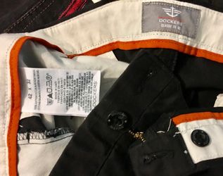 Men's Dockers classic fit d3 chinos size 42x32