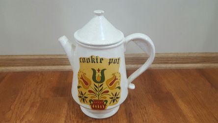 Vintage "Cookie Pot" Cookie Jar!!