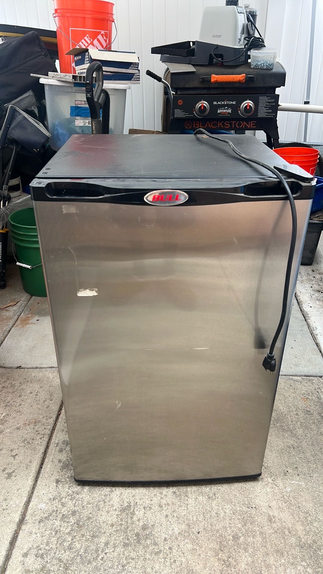 Mini fridge