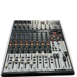 Behringer Xenyx X1622USB premium 16-input mixer 
