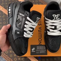 Lv trainers Black 