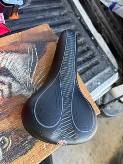 BRANDNEW BIKE SADDLE